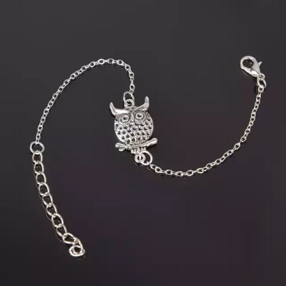 🦋Brand NEW! Silver Owl Bracelet